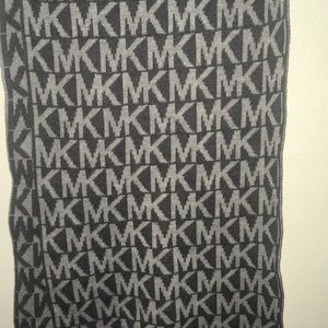 Michael Kors Scarf/Wrap